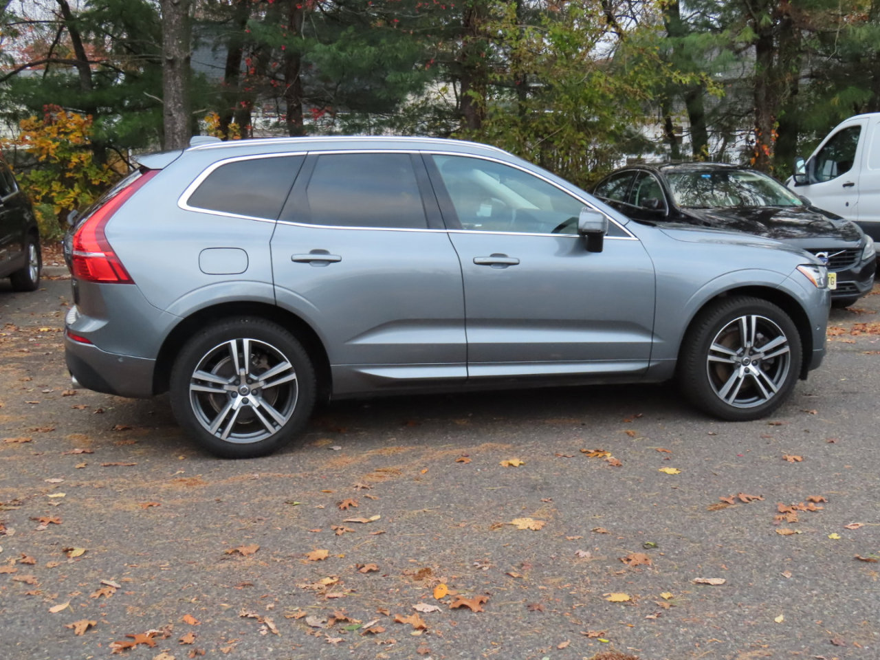 Used 2019 Volvo XC60 T6 Momentum w/ Premium Package image 5
