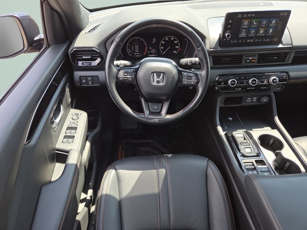 Certified 2025 Honda Pilot TrailSport image 5