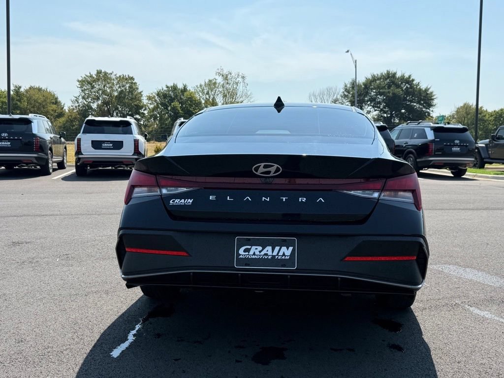 Used 2024 Hyundai Elantra SEL FWD image 6
