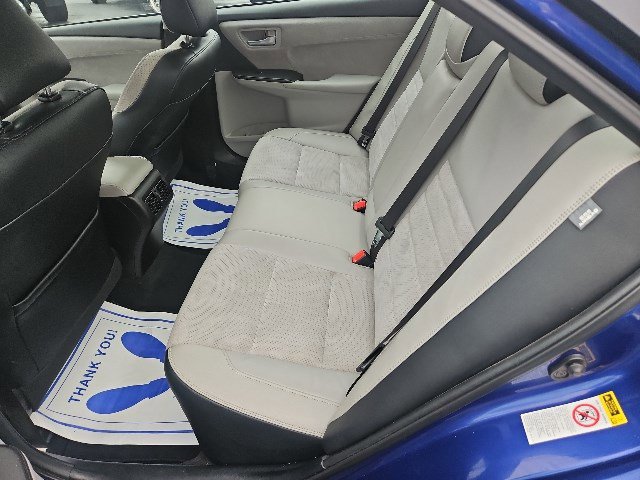 Used 2015 Toyota Camry LE image 3