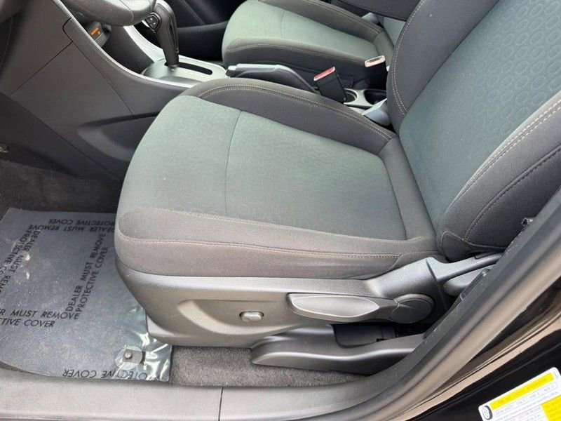 Used 2022 Chevrolet Trax LS w/ Tint and Cruise Package image 17