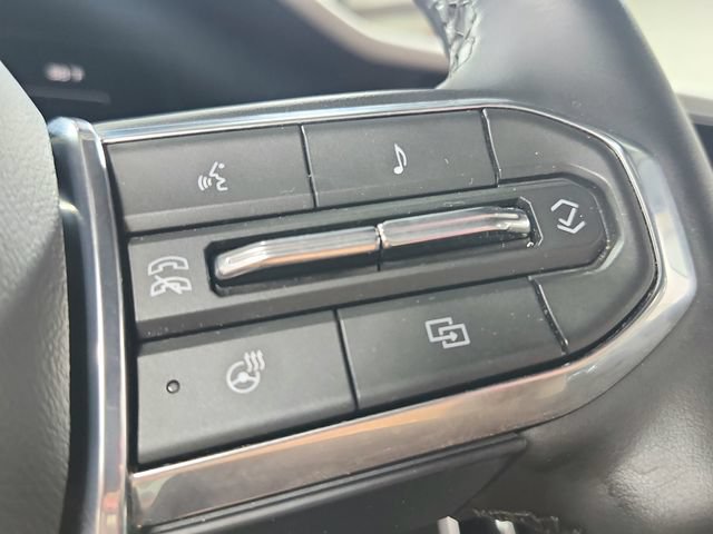 Used 2026 GMC Acadia Elevation w/ Elevation Premium Package FWD image 24