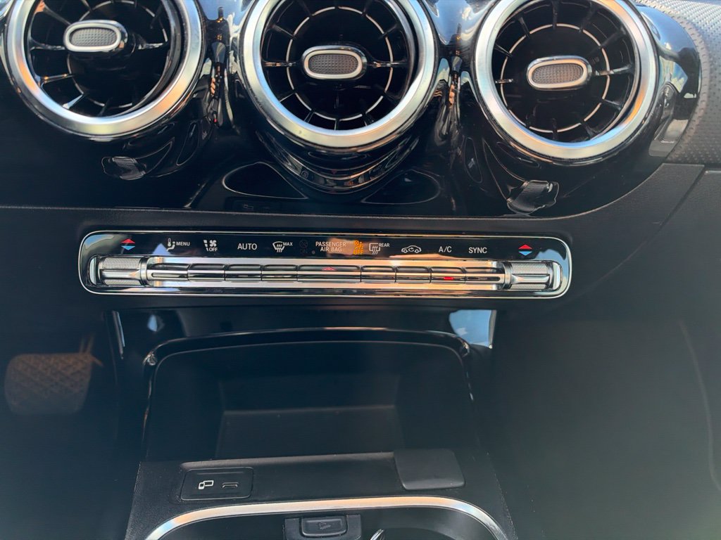 Used 2020 Mercedes-Benz CLA 250 image 17