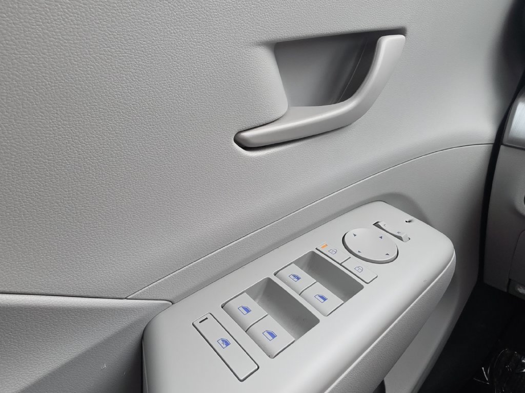 Certified 2024 Hyundai Kona SEL FWD image 20