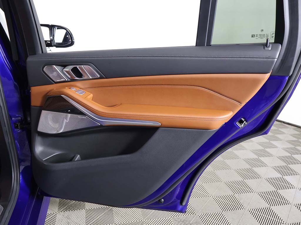 Used 2024 BMW X7 M60i w/ Executive Package image 33