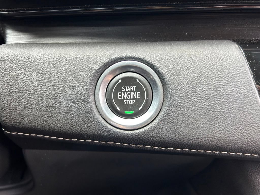 Used 2023 Cadillac Escalade ESV Premium Luxury AWD/4WD image 32