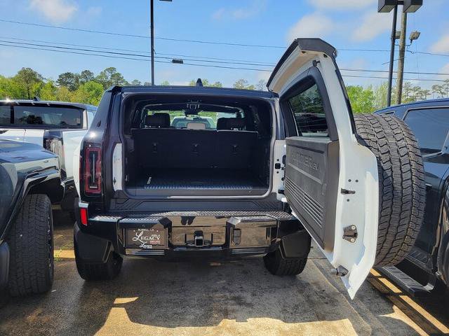 New 2025 GMC Hummer EV 2X w/ LPO, Illumination Package image 8