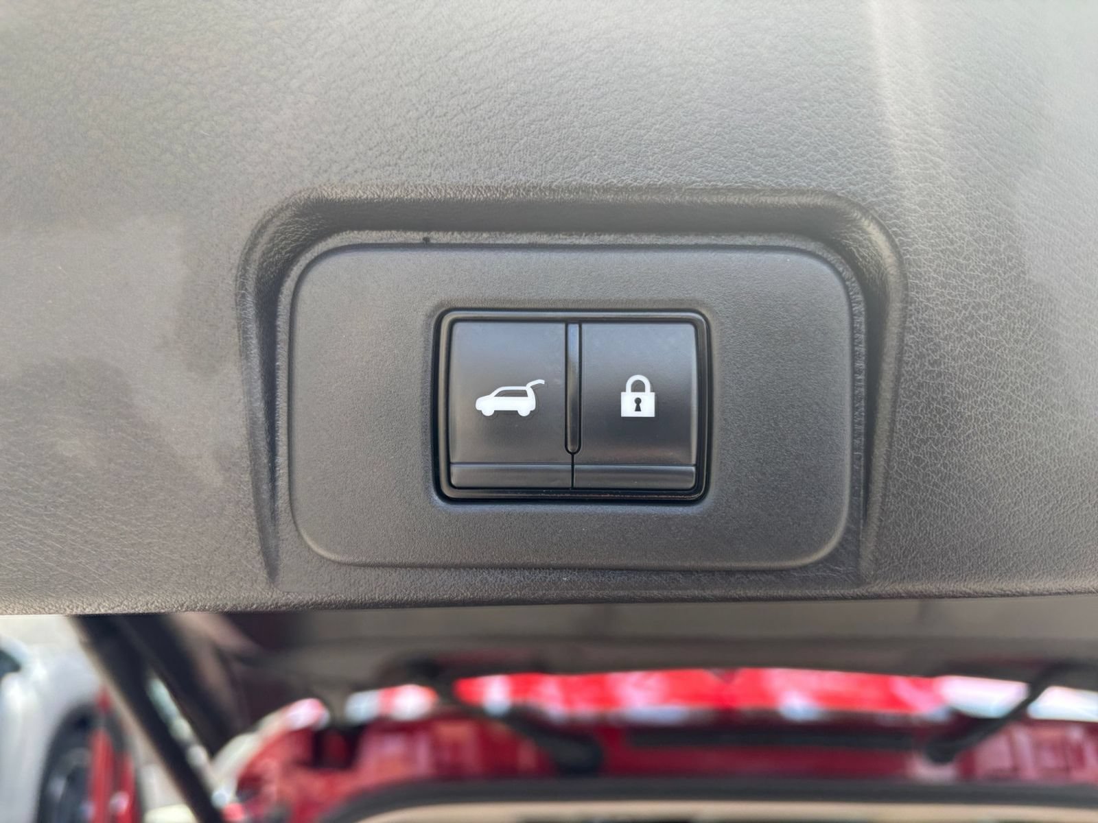Used 2025 Nissan Rogue SV FWD image 23