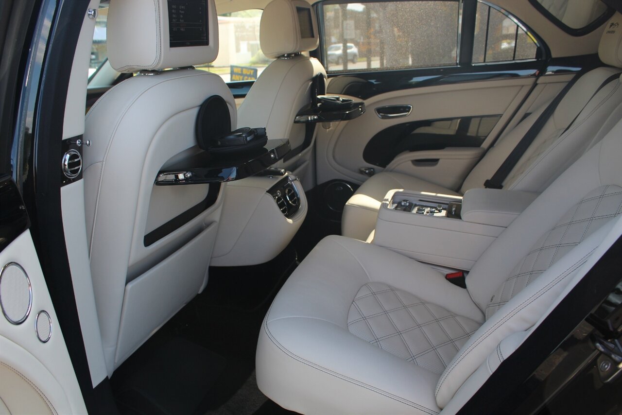 Used 2013 Bentley Mulsanne RWD image 27