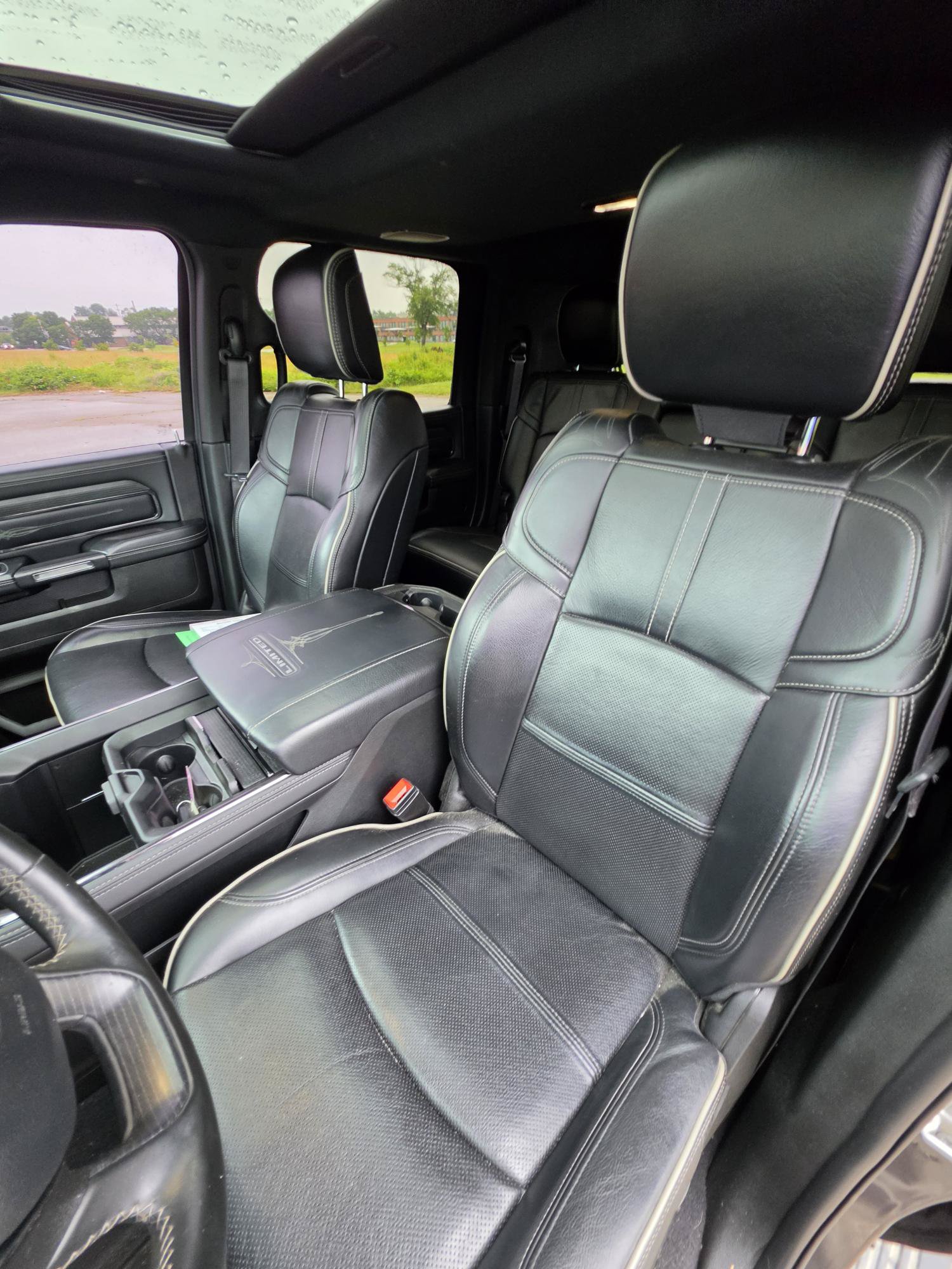 Used 2022 RAM 3500 Limited AWD/4WD image 14