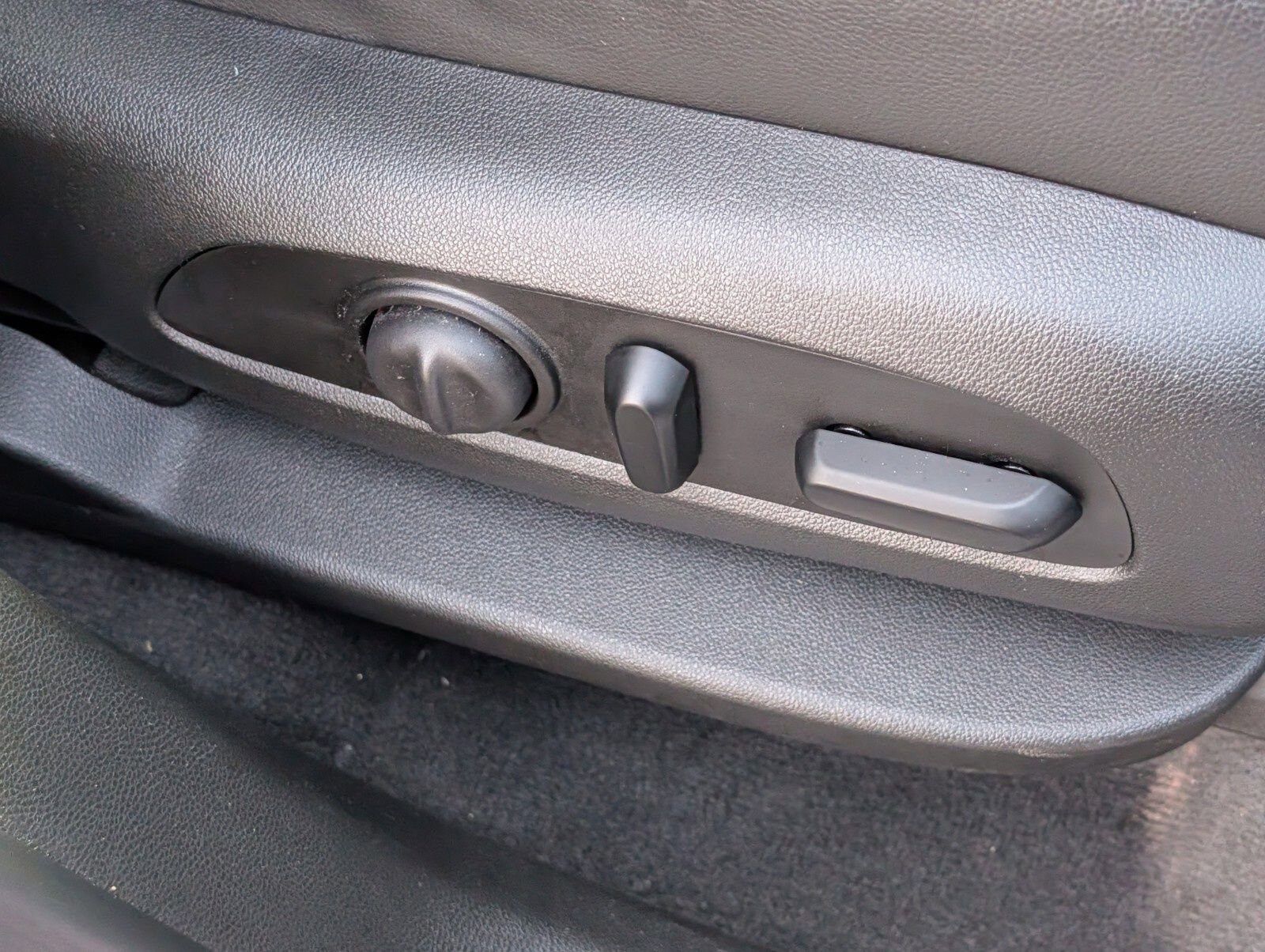 Used 2020 Chevrolet Traverse Premier w/ Redline Edition image 30