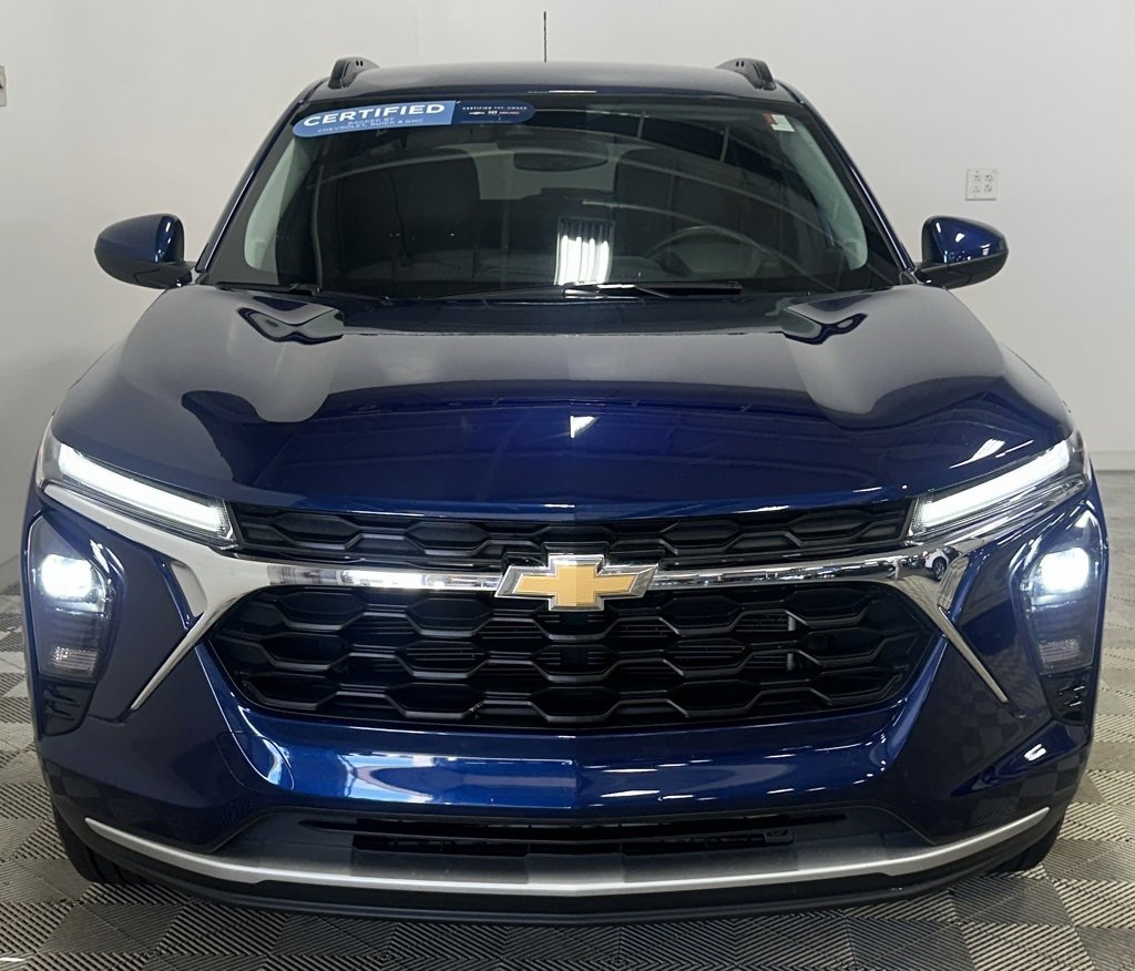 Used 2024 Chevrolet Trax LT w/ Driver Confidence Package image 2
