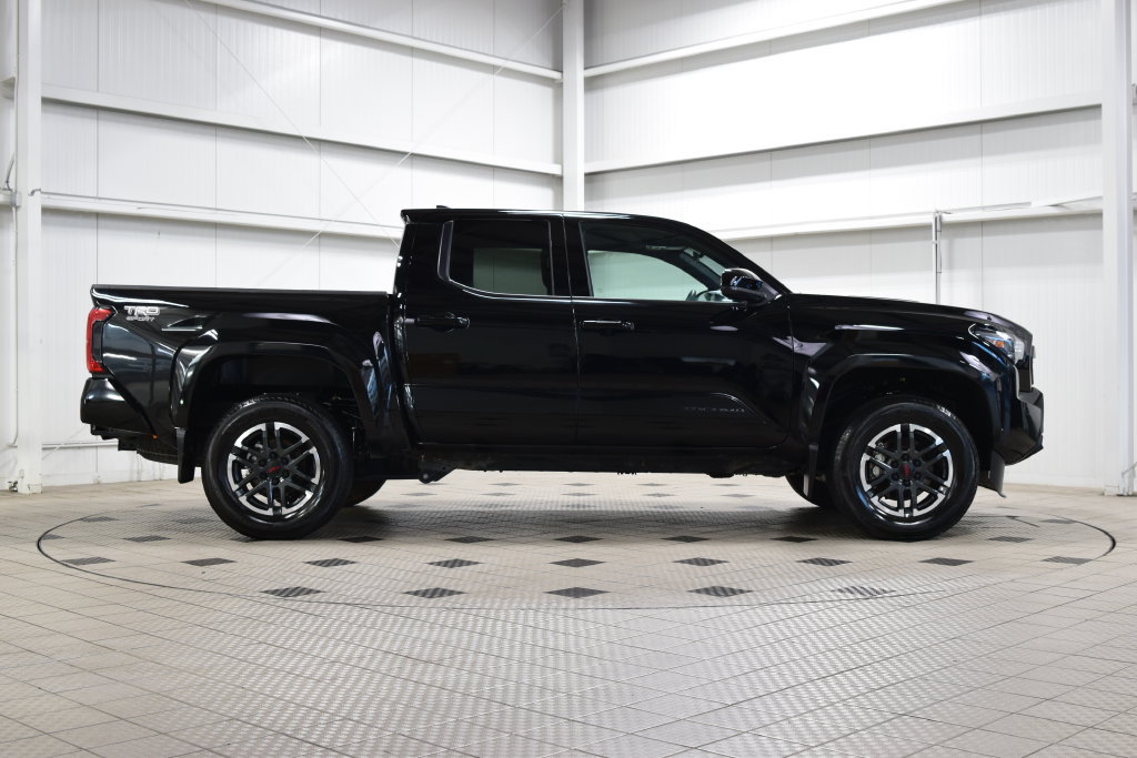 Used 2025 Toyota Tacoma TRD Sport AWD/4WD image 9