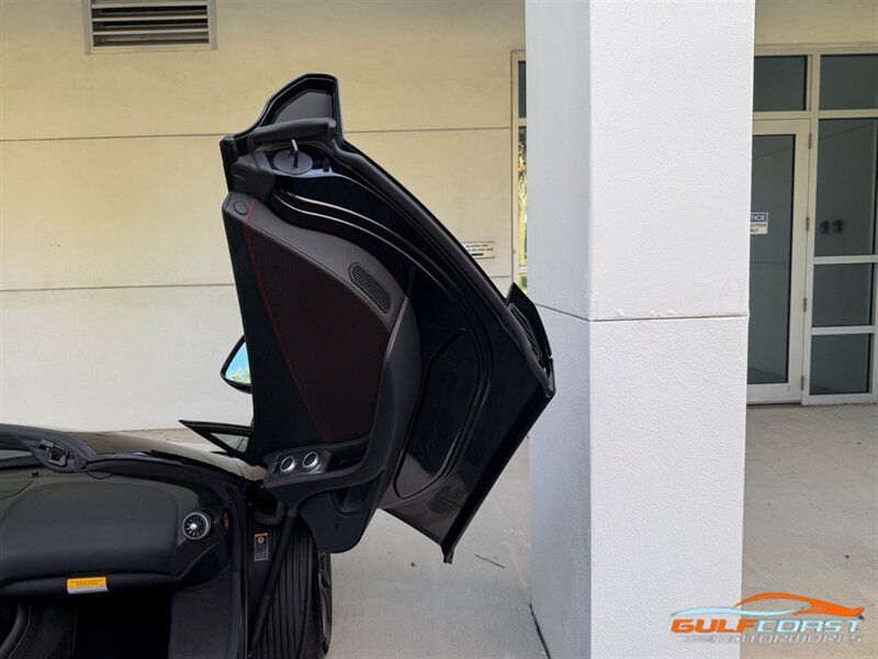 Used 2014 McLaren MP4-12C Spider RWD image 32