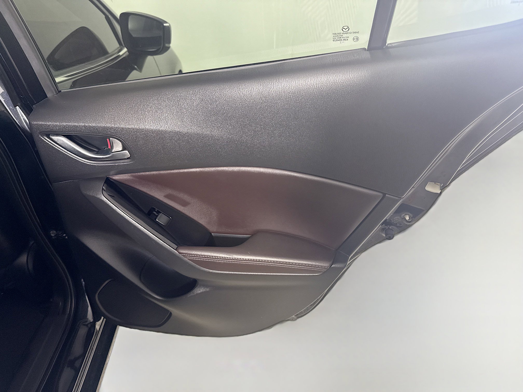 Used 2018 MAZDA MAZDA3 Grand Touring w/ Premium Equipment Package image 27