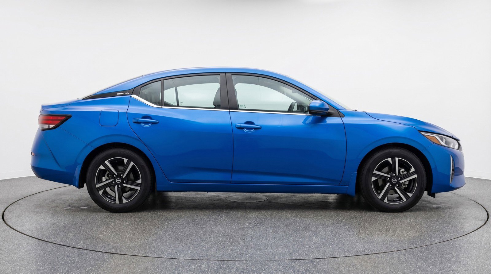 Used 2025 Nissan Sentra SV FWD image 11