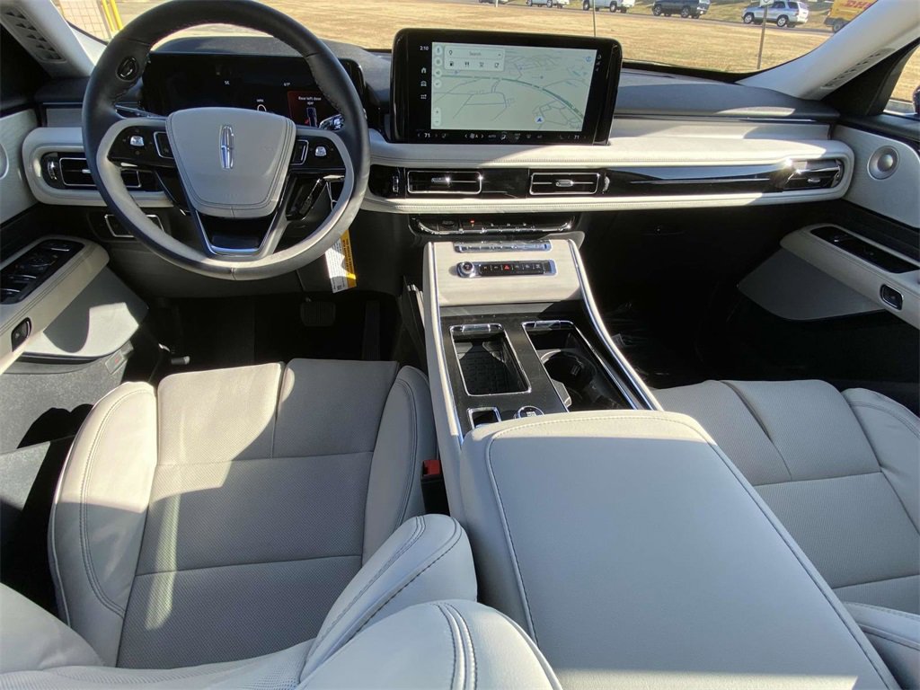 New 2025 Lincoln Aviator Reserve w/ Luxury Package image 14
