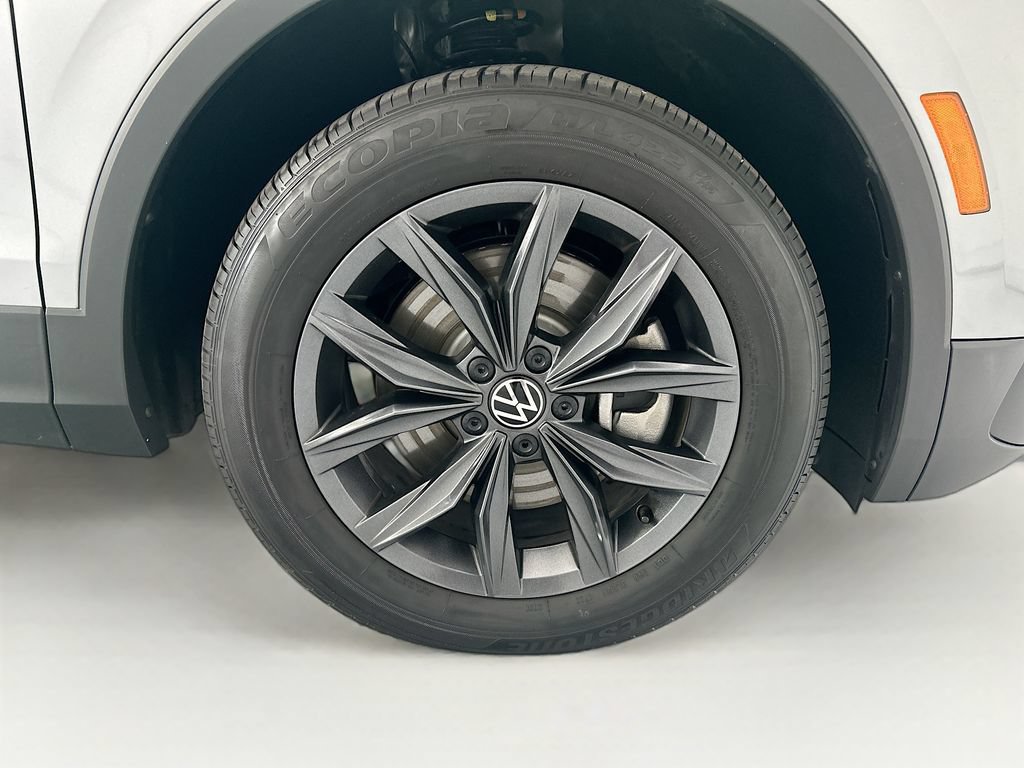Used 2023 Volkswagen Tiguan SE FWD image 30