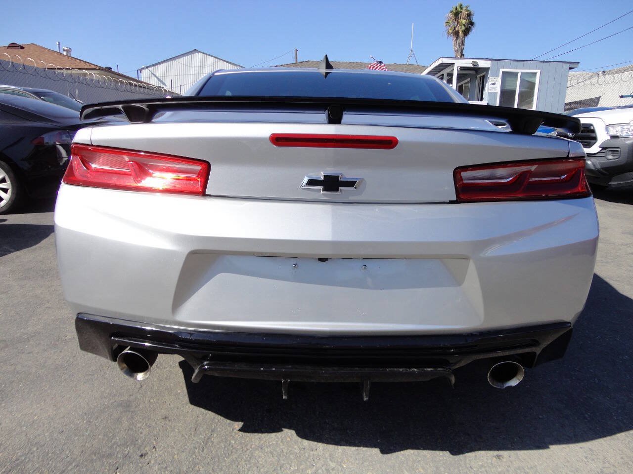 Used 2016 Chevrolet Camaro LT RWD image 9