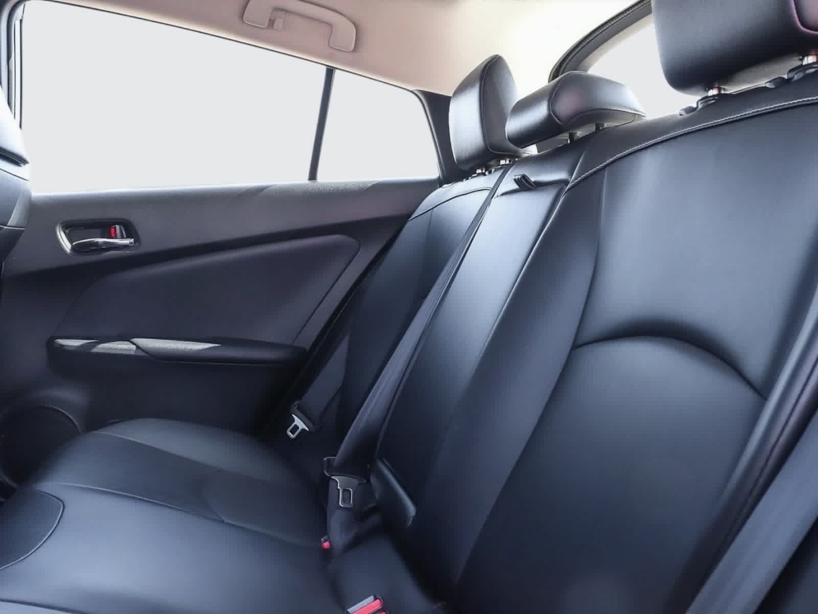 Used 2021 Toyota Prius Prime XLE FWD image 25