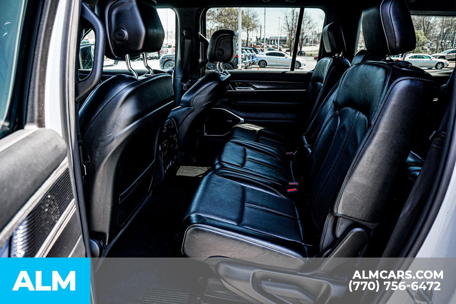 Used 2024 Jeep Wagoneer Series II w/ Flexible Seating Group RWD image 23