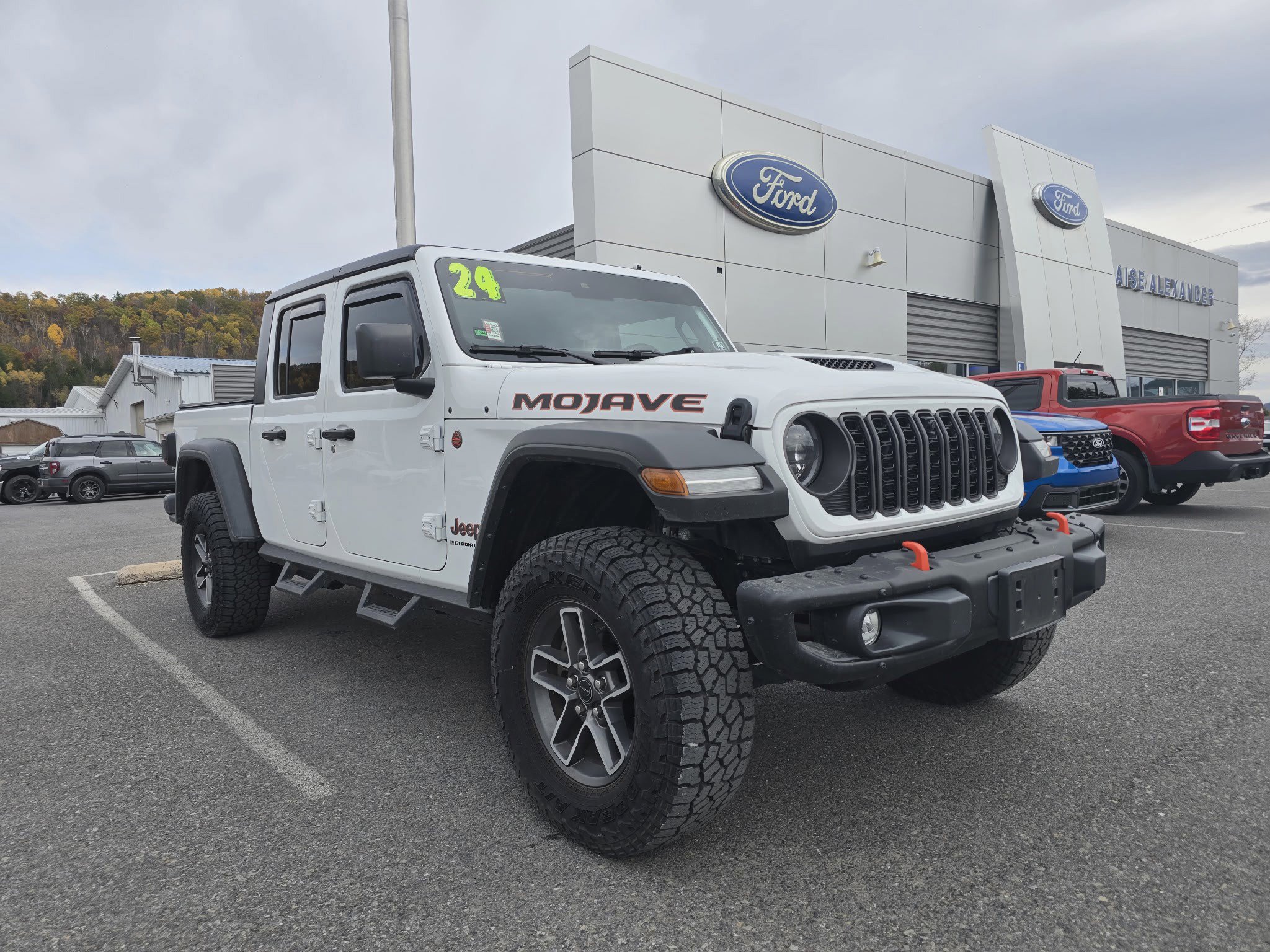 Used 2024 Jeep Gladiator Mojave w/ Technology Group