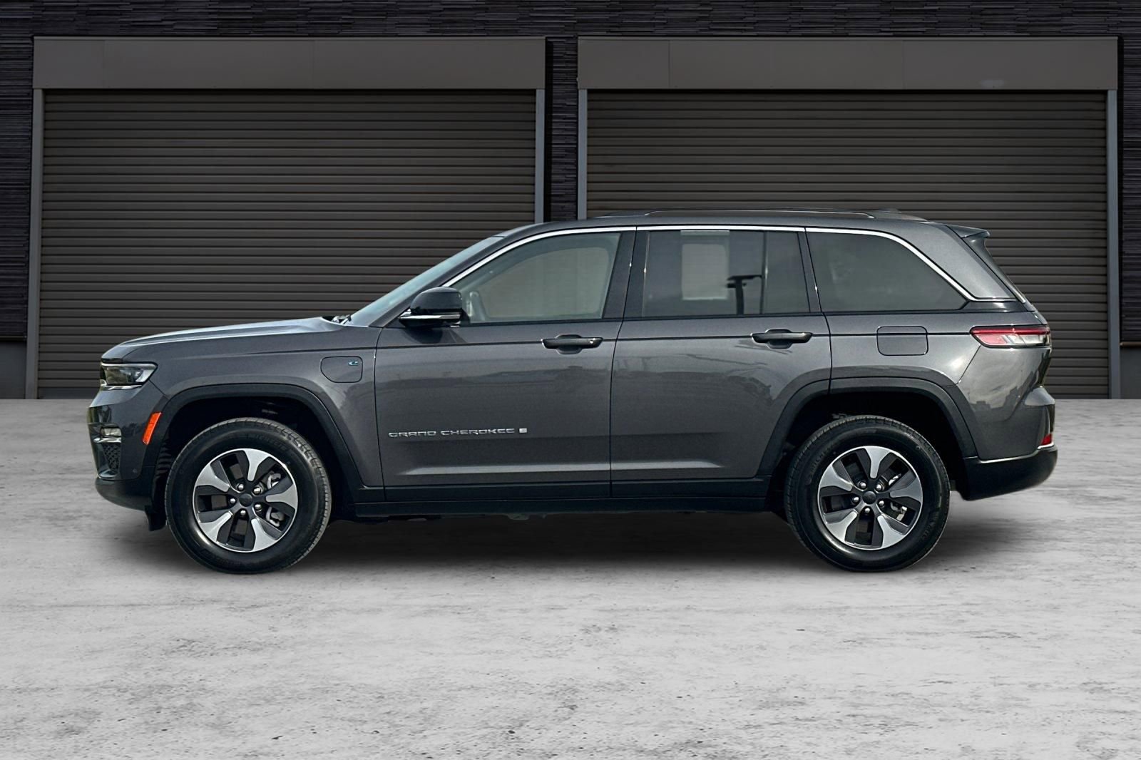 Used 2022 Jeep Grand Cherokee Limited 4xe w/ Luxury Tech Group II image 7