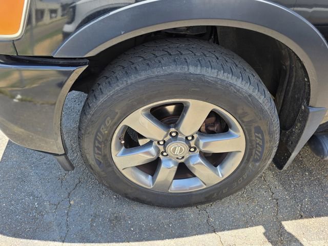 Used 2015 Nissan Titan SV w/ SV Value Truck Package RWD image 10