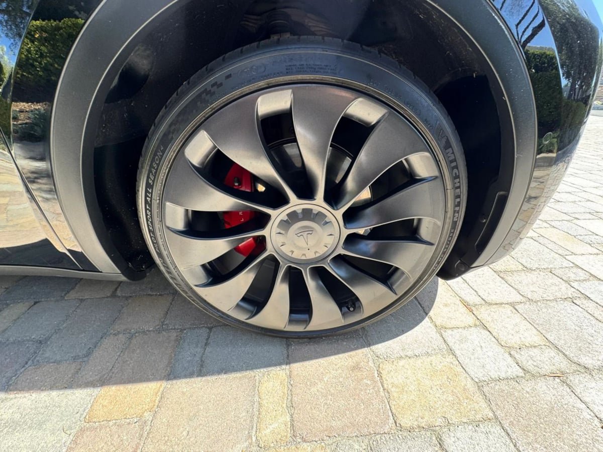 Used 2023 Tesla Model Y Performance AWD/4WD image 33