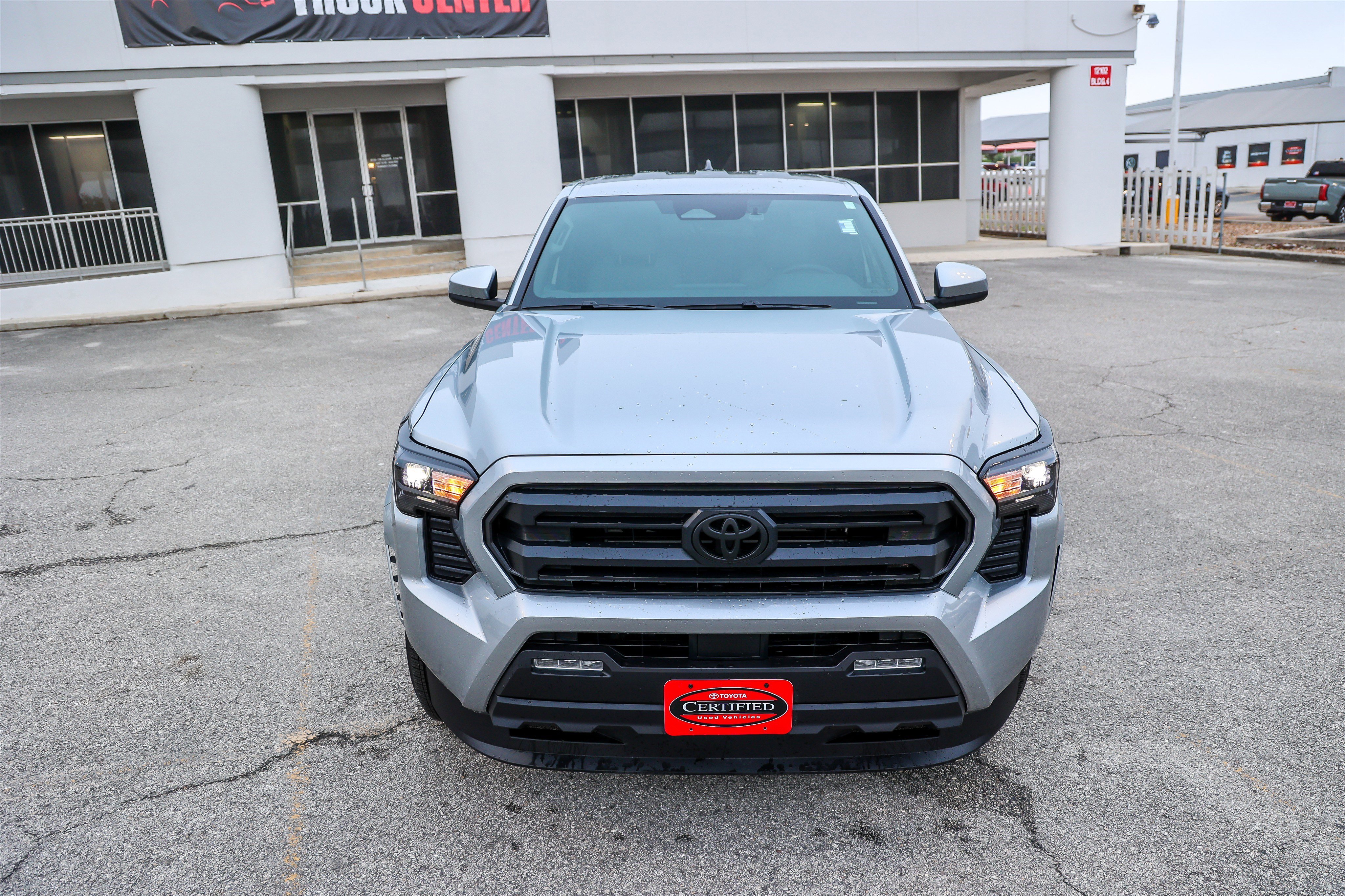 Certified 2025 Toyota Tacoma SR5 image 4