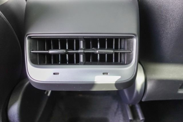 Used 2025 Tesla Model Y Long Range image 22