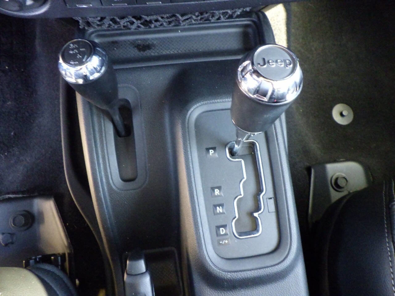 Used 2016 Jeep Wrangler Unlimited Sahara AWD/4WD image 29