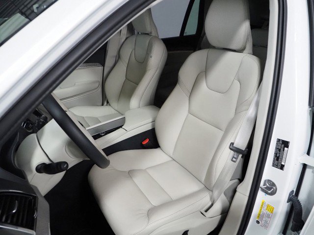 Used 2025 Volvo XC90 T8 Plus w/ Protection Package Premier image 14