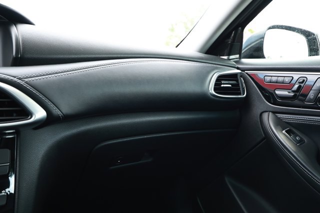 Used 2019 INFINITI QX30 w/ Cargo Package FWD image 29