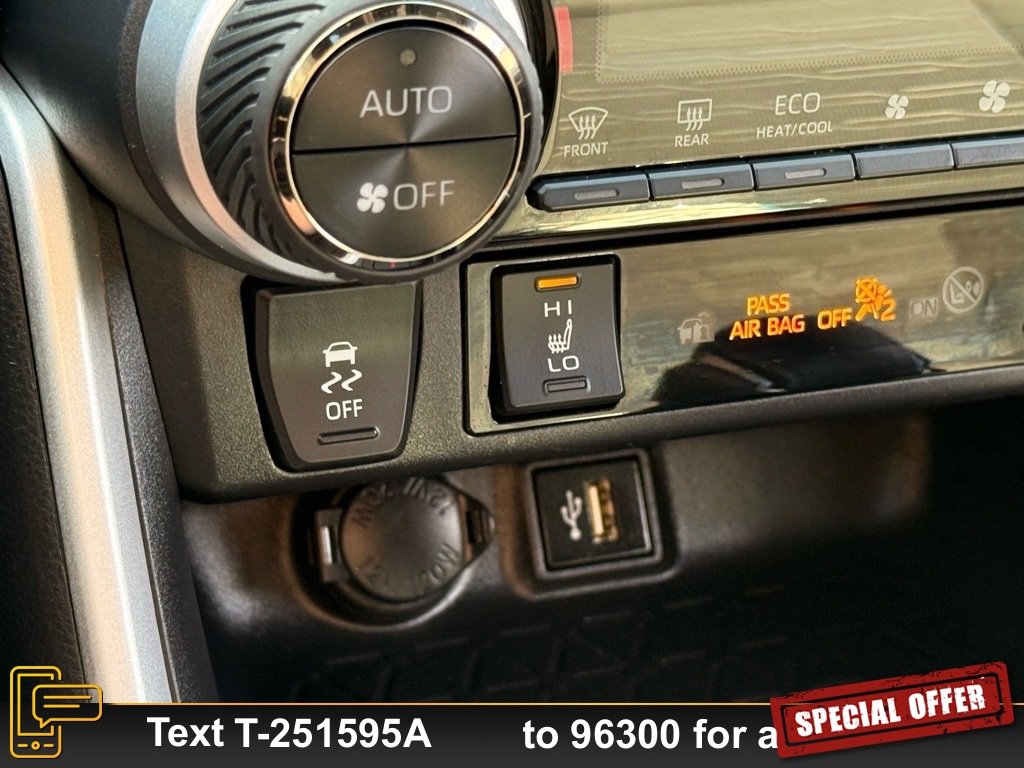 Used 2024 Toyota RAV4 SE w/ Convenience Package image 22