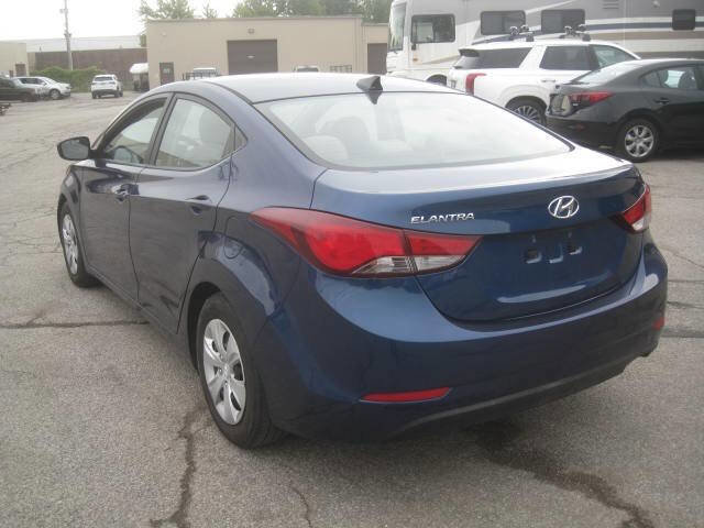 Used 2016 Hyundai Elantra SE image 7