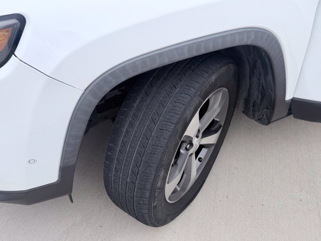 Used 2021 Jeep Cherokee Limited AWD/4WD image 27