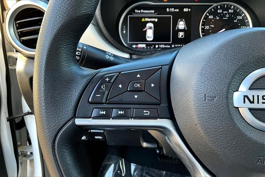 Used 2022 Nissan Versa SV image 11