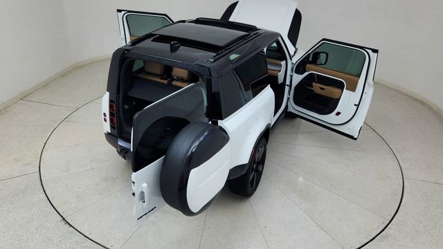 Used 2025 Land Rover Defender 90 X-Dynamic SE image 83