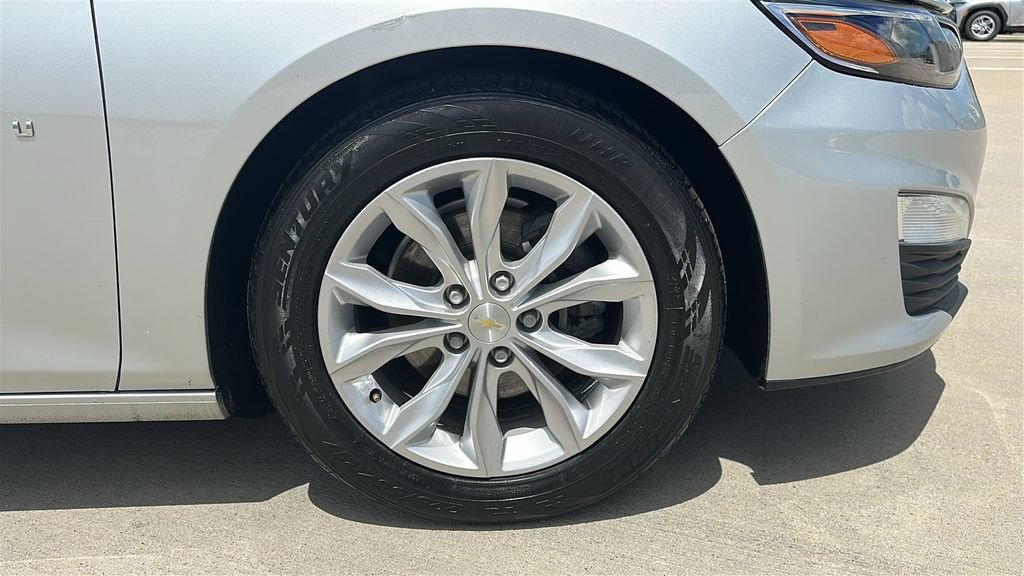 Used 2021 Chevrolet Malibu LT FWD image 16