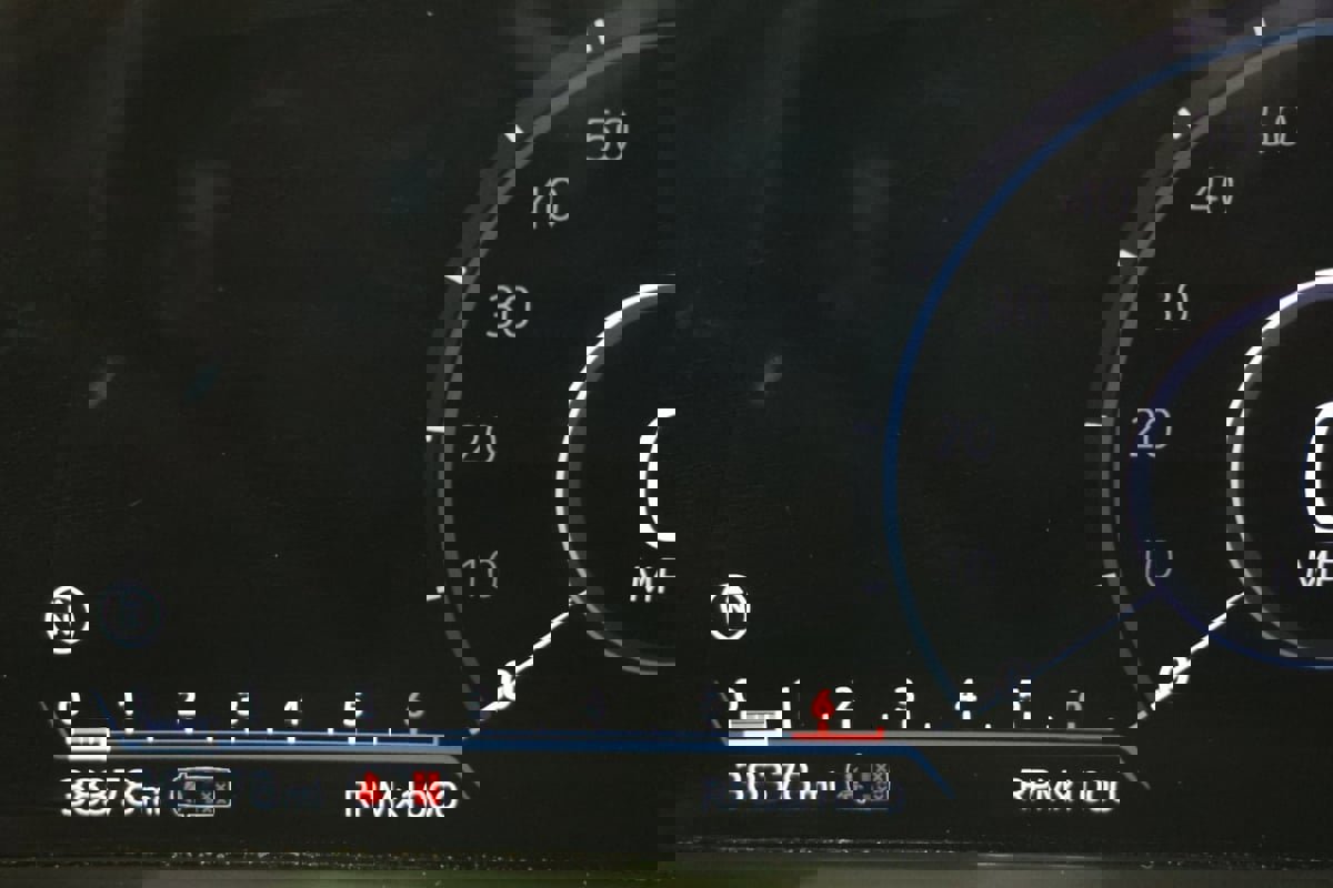 Used 2022 Cadillac Escalade Premium Luxury image 13