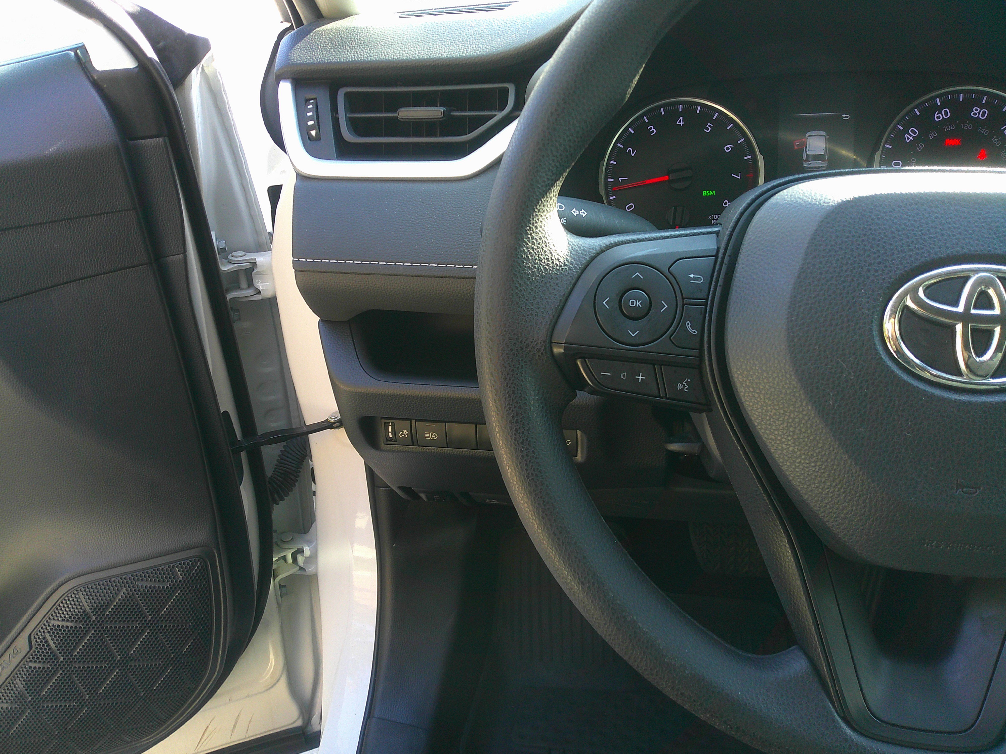 Used 2022 Toyota RAV4 XLE image 20