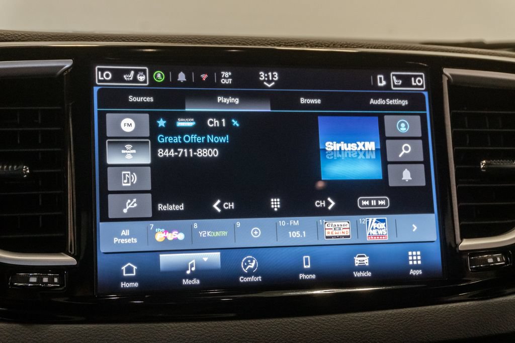 Certified 2025 Chrysler Pacifica Select FWD image 19