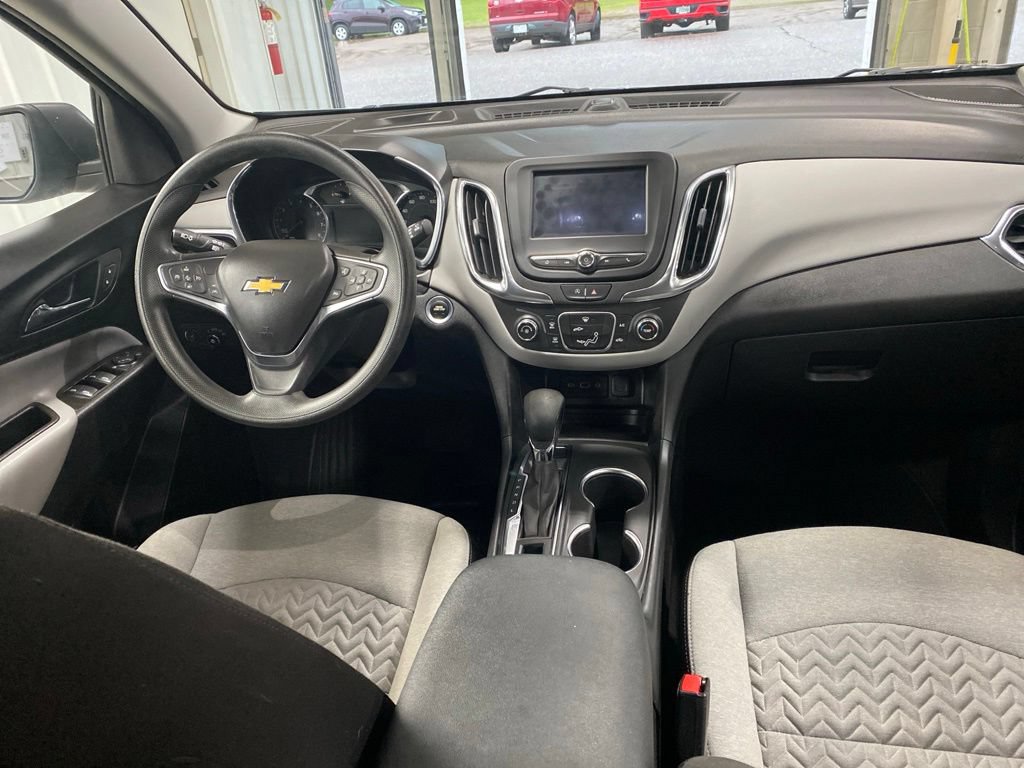 Used 2024 Chevrolet Equinox LS w/ LS Convenience Package AWD/4WD image 2