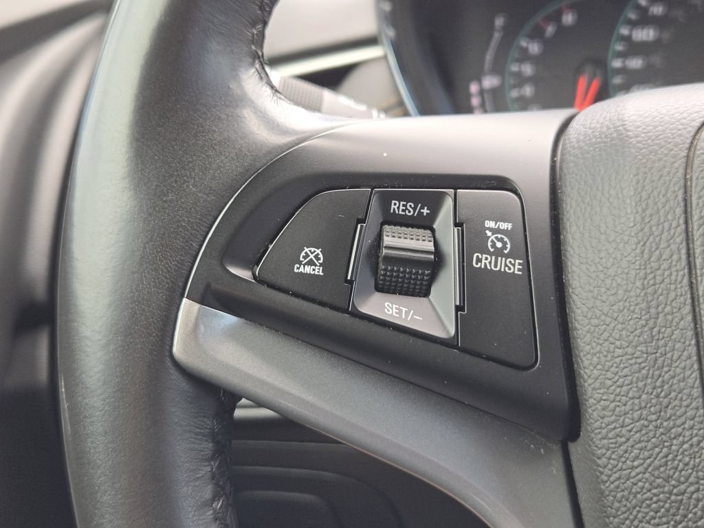 Used 2020 Chevrolet Trax LT w/ LT Convenience Package FWD image 23