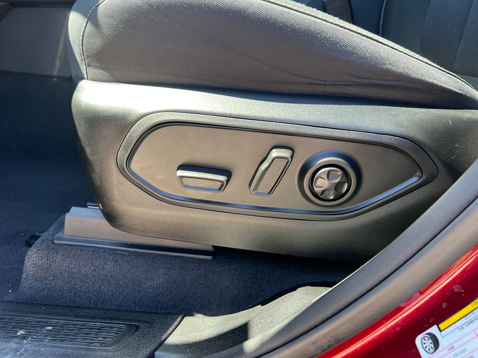 Used 2023 Jeep Grand Cherokee Laredo image 10