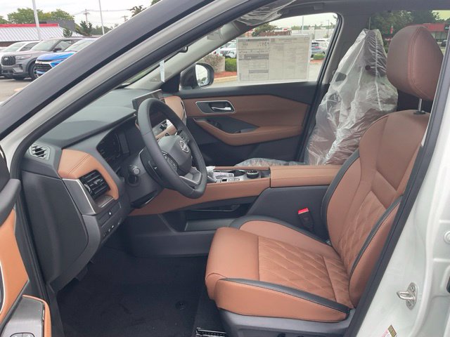 New 2026 Nissan Rogue Platinum AWD/4WD image 13