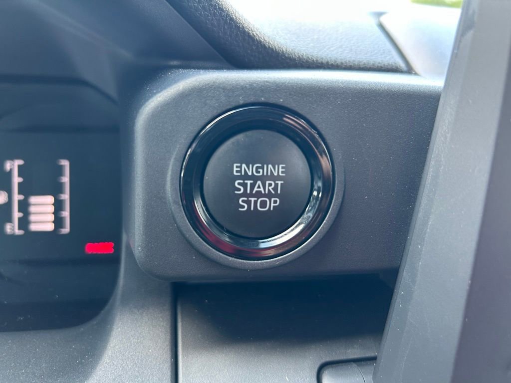 Certified 2025 Toyota Tacoma SR AWD/4WD image 28