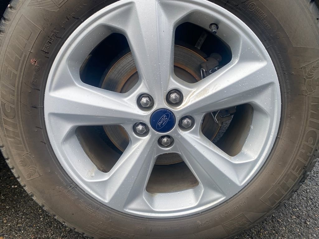 Used 2018 Ford Edge SE image 28