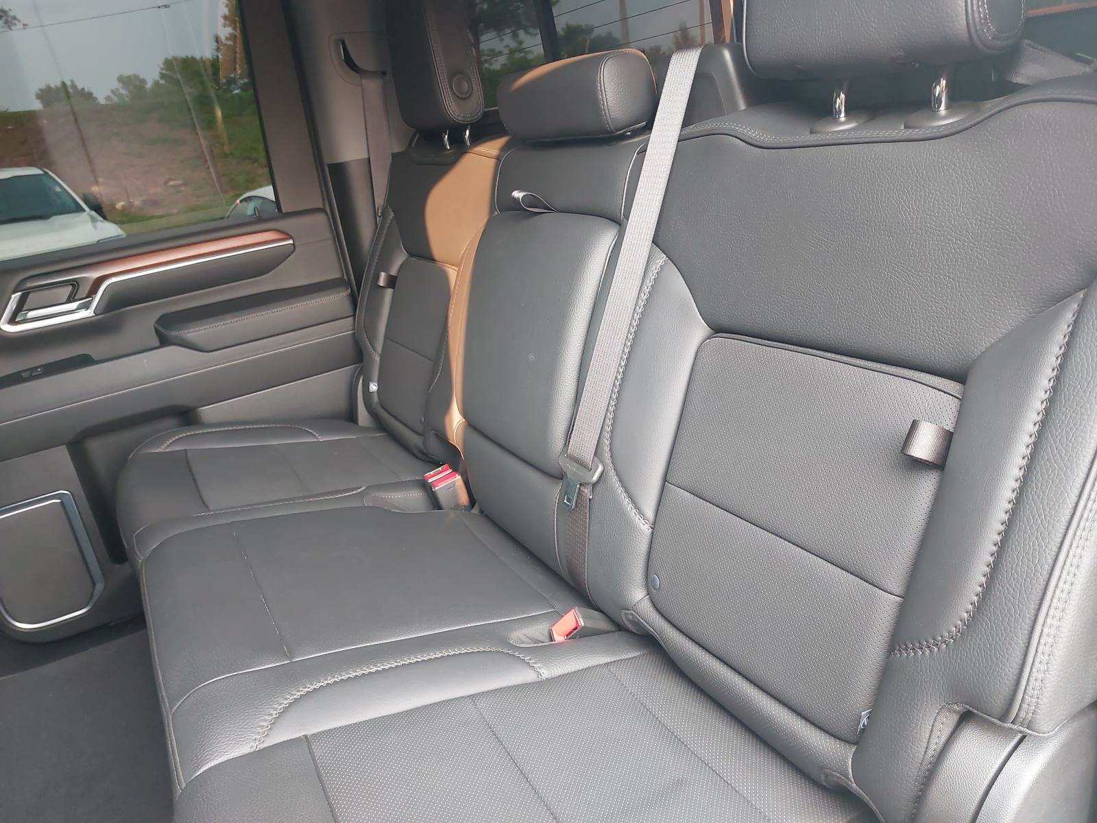 Used 2024 GMC Sierra 2500 Denali w/ Technology Package AWD/4WD image 15